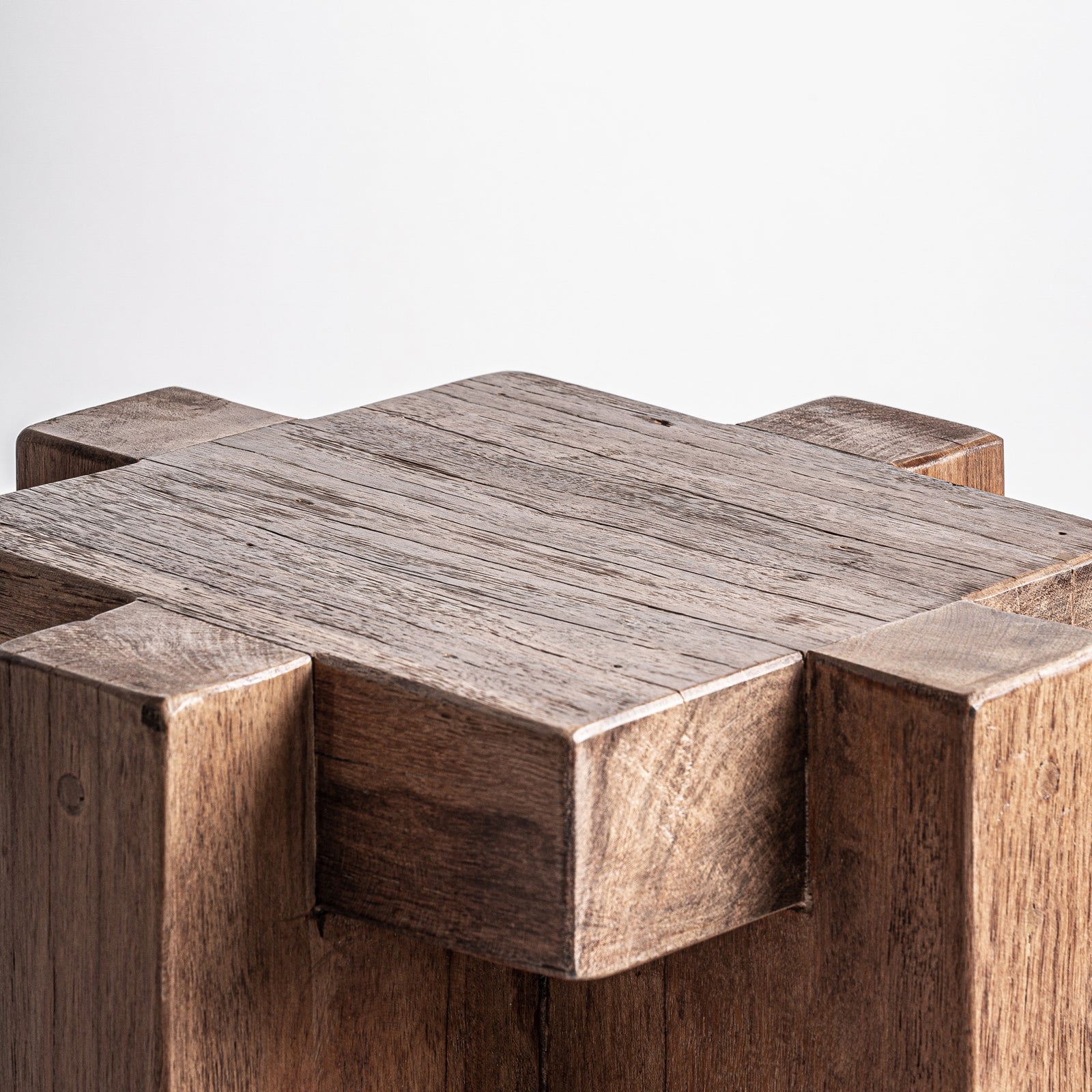 Sockel BRUTALIST